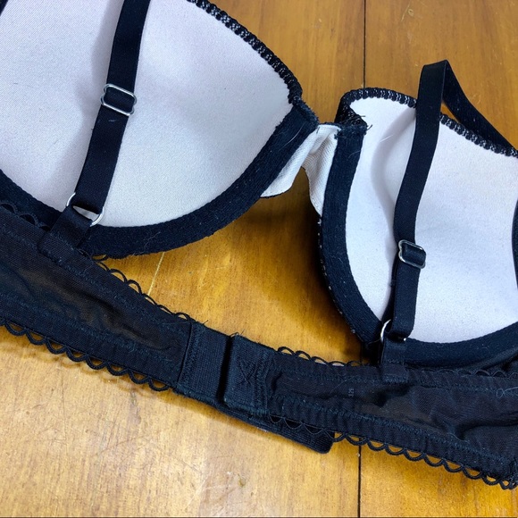 Victoria’s Secret Black Push-Up Lace Bra Size 32B - Picture 4 of 5